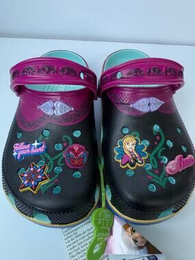 Crocs Disney Frozen Anna Classic Clog Kids J4 Jibbitz NWT